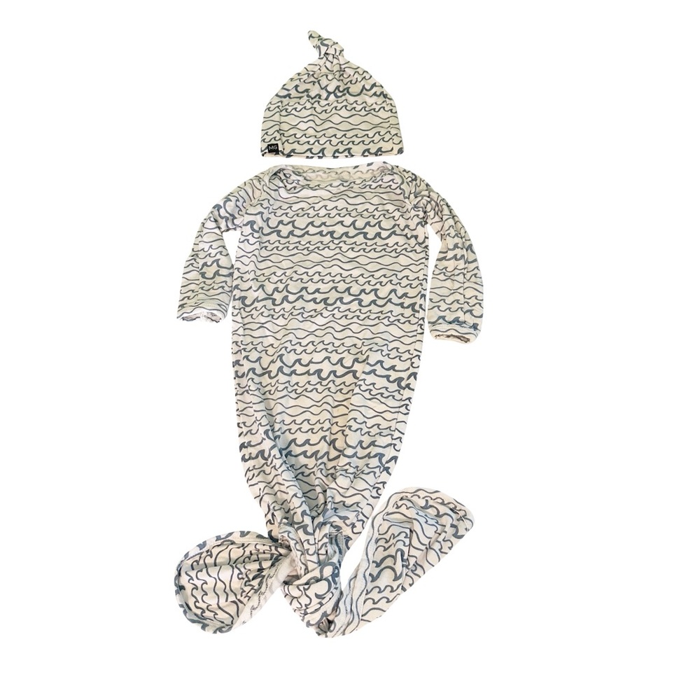 Milkmaid Goods 2 Piece Set Knotted Gown and Matching Hat Beach Babe Waves 0-3M